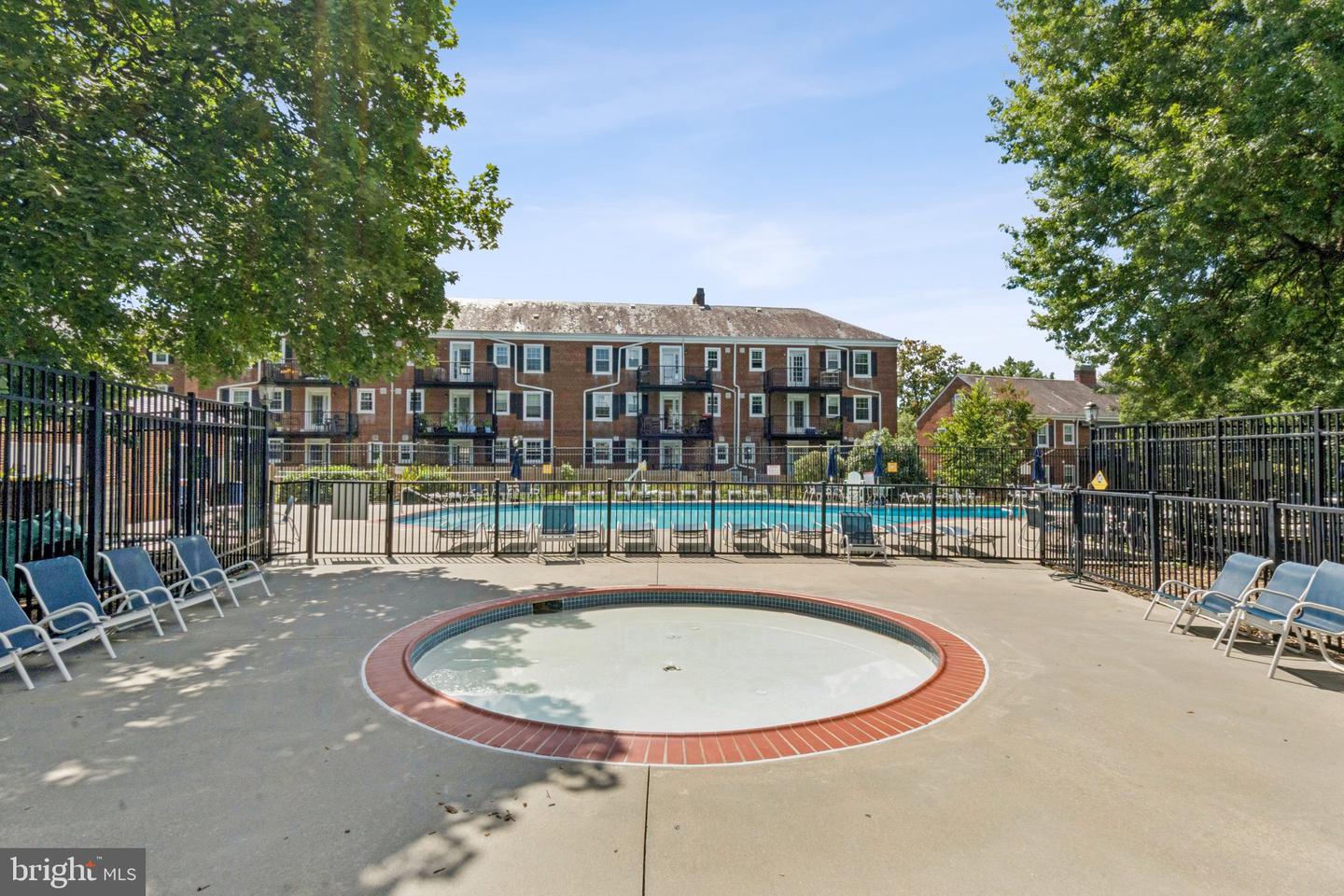 4819 28TH ST S #B, ARLINGTON, Virginia 22206, 3 Bedrooms Bedrooms, ,2 BathroomsBathrooms,Residential,For sale,4819 28TH ST S #B,VAAR2062270 MLS # VAAR2062270