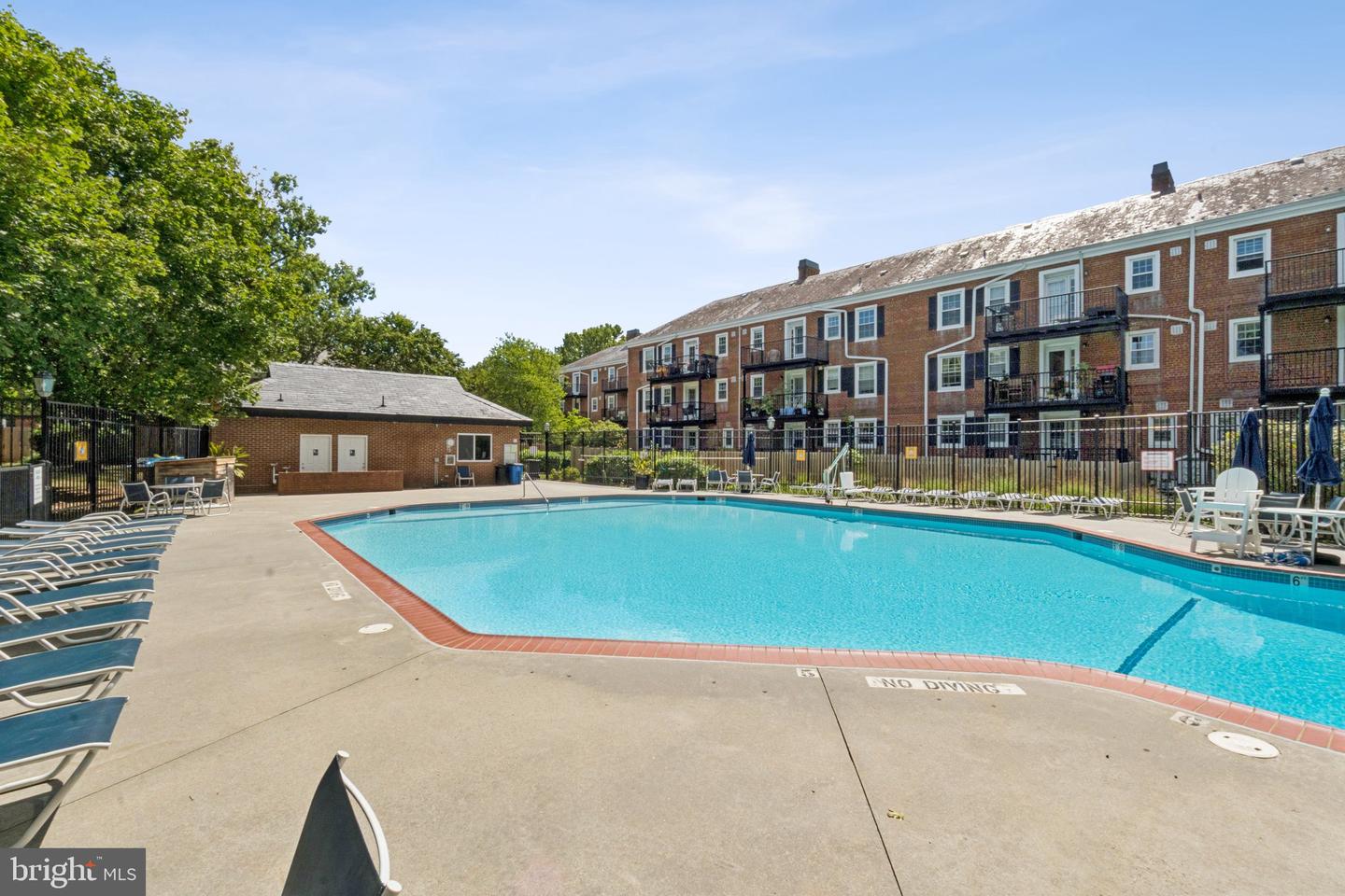 4819 28TH ST S #B, ARLINGTON, Virginia 22206, 3 Bedrooms Bedrooms, ,2 BathroomsBathrooms,Residential,For sale,4819 28TH ST S #B,VAAR2062270 MLS # VAAR2062270