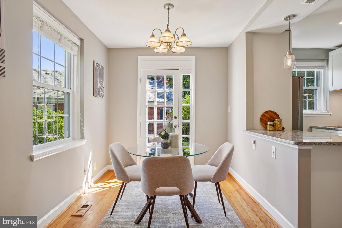4819 28TH ST S #B, ARLINGTON, Virginia 22206, 3 Bedrooms Bedrooms, ,2 BathroomsBathrooms,Residential,For sale,4819 28TH ST S #B,VAAR2062270 MLS # VAAR2062270