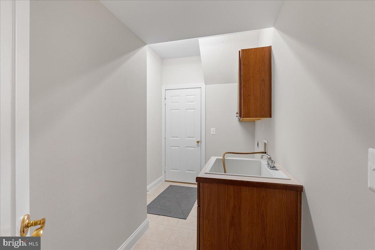 43557 TUCKAWAY PL, LEESBURG, Virginia 20176, 5 Bedrooms Bedrooms, 10 Rooms Rooms,4 BathroomsBathrooms,Residential,For sale,43557 TUCKAWAY PL,VALO2104590 MLS # VALO2104590