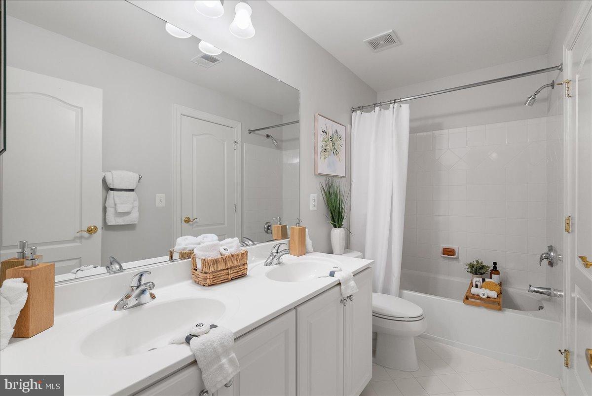43557 TUCKAWAY PL, LEESBURG, Virginia 20176, 5 Bedrooms Bedrooms, 10 Rooms Rooms,4 BathroomsBathrooms,Residential,For sale,43557 TUCKAWAY PL,VALO2104590 MLS # VALO2104590