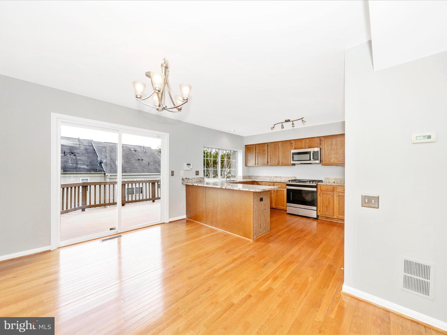 2661 MCGUFFEYS CT, WOODBRIDGE, Virginia 22191, 3 Bedrooms Bedrooms, ,2 BathroomsBathrooms,Residential,For sale,2661 MCGUFFEYS CT,VAPW2101654 MLS # VAPW2101654