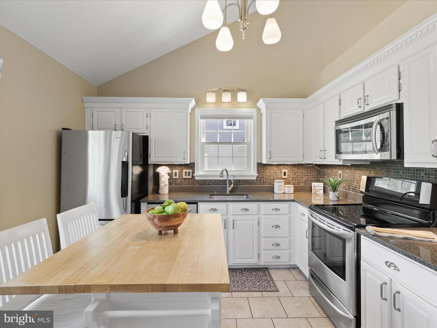 13250 STONE HEATHER, HERNDON, Virginia 20171, 3 Bedrooms Bedrooms, 7 Rooms Rooms,2 BathroomsBathrooms,Residential,For sale,13250 STONE HEATHER,VAFX2262004 MLS # VAFX2262004