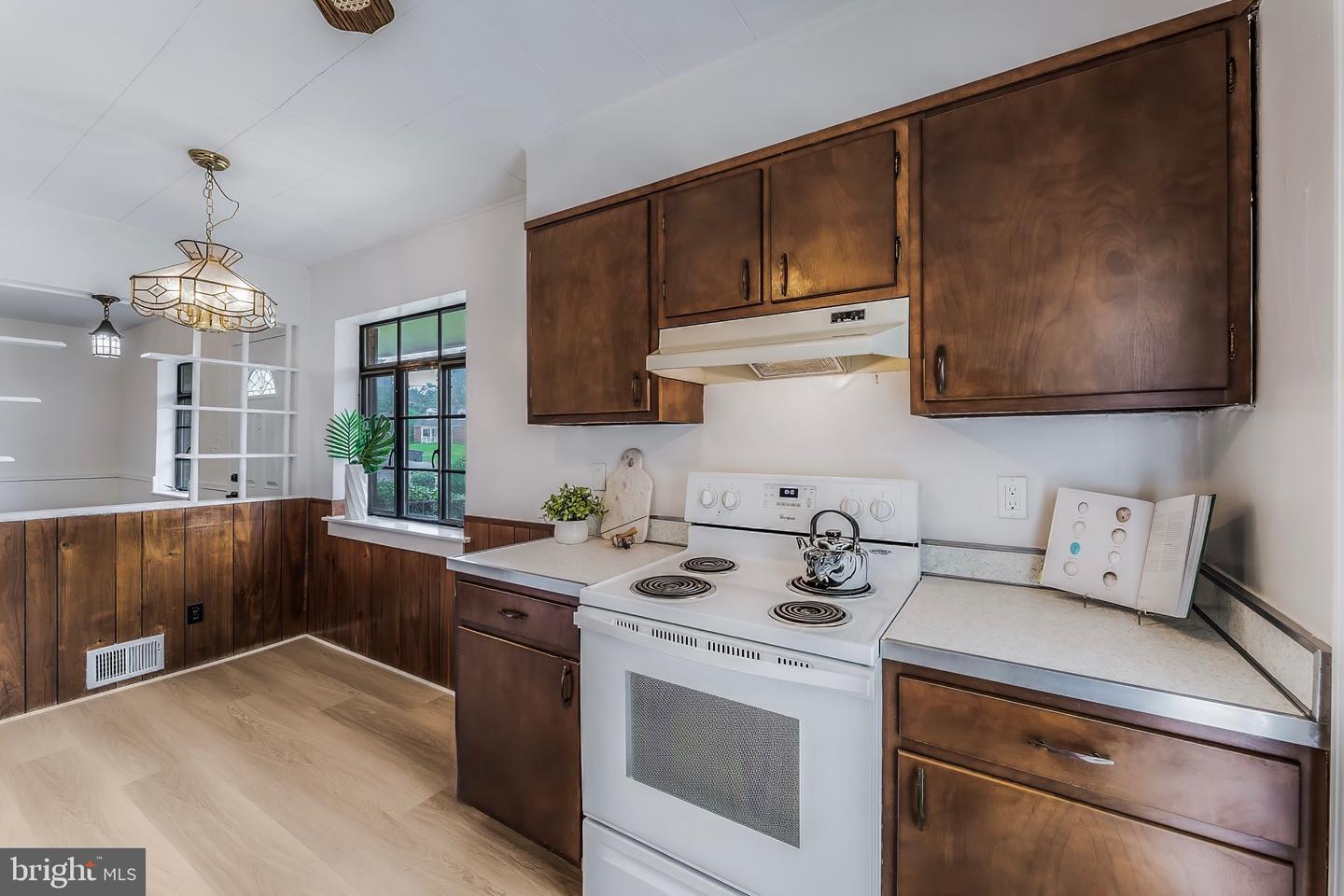 7224 ROOSEVELT AVE, FALLS CHURCH, Virginia 22042, 4 Bedrooms Bedrooms, ,1 BathroomBathrooms,Residential,For sale,7224 ROOSEVELT AVE,VAFX2262020 MLS # VAFX2262020