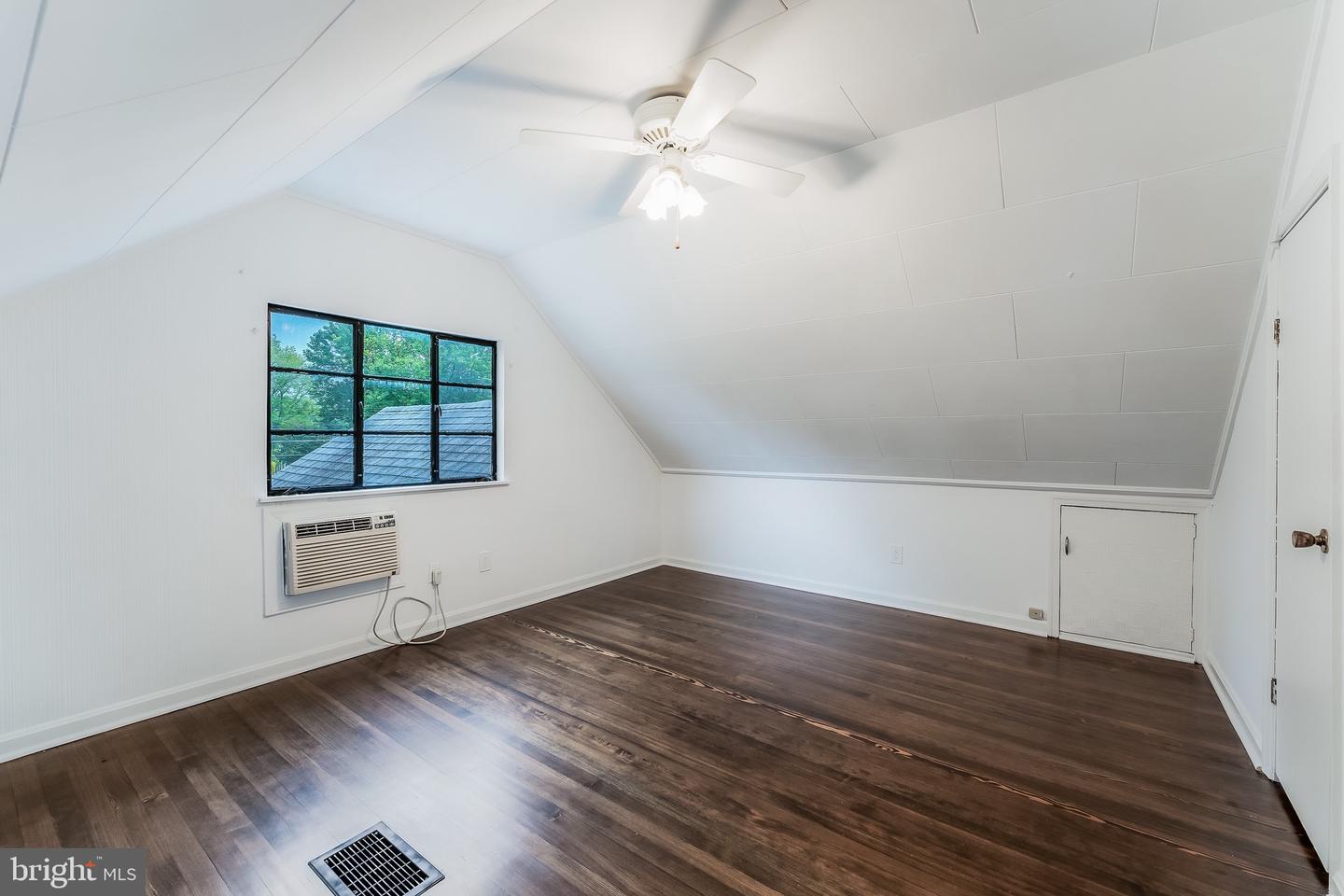 7224 ROOSEVELT AVE, FALLS CHURCH, Virginia 22042, 4 Bedrooms Bedrooms, ,1 BathroomBathrooms,Residential,For sale,7224 ROOSEVELT AVE,VAFX2262020 MLS # VAFX2262020