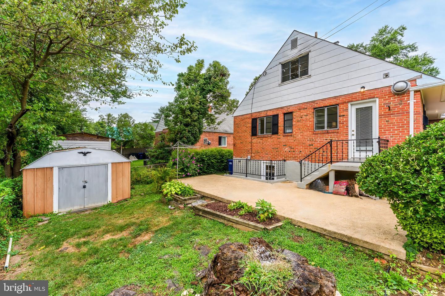7224 ROOSEVELT AVE, FALLS CHURCH, Virginia 22042, 4 Bedrooms Bedrooms, ,1 BathroomBathrooms,Residential,For sale,7224 ROOSEVELT AVE,VAFX2262020 MLS # VAFX2262020