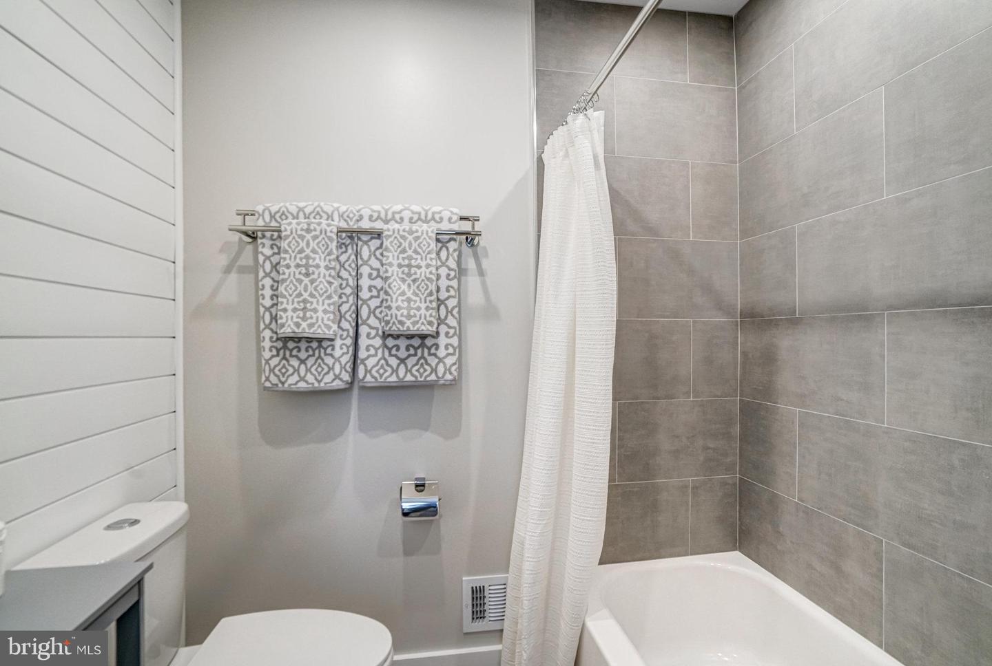 7923 FOREST PATH WAY, SPRINGFIELD, Virginia 22153, 3 Bedrooms Bedrooms, ,2 BathroomsBathrooms,Residential,For sale,7923 FOREST PATH WAY,VAFX2262132 MLS # VAFX2262132