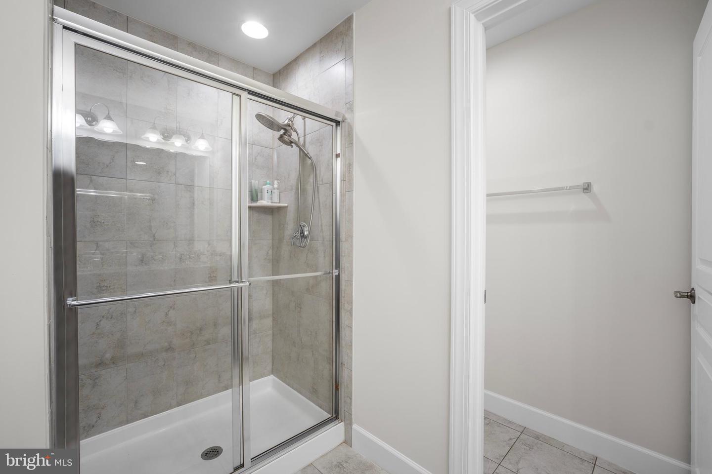 16660 BOLLING BROOK CT, WOODBRIDGE, Virginia 22191, 3 Bedrooms Bedrooms, ,3 BathroomsBathrooms,Residential,For sale,16660 BOLLING BROOK CT,VAPW2102052 MLS # VAPW2102052