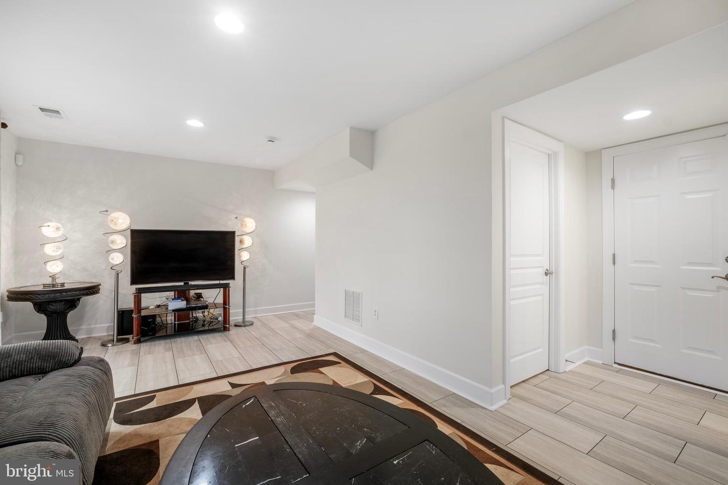 16660 BOLLING BROOK CT, WOODBRIDGE, Virginia 22191, 3 Bedrooms Bedrooms, ,3 BathroomsBathrooms,Residential,For sale,16660 BOLLING BROOK CT,VAPW2102052 MLS # VAPW2102052