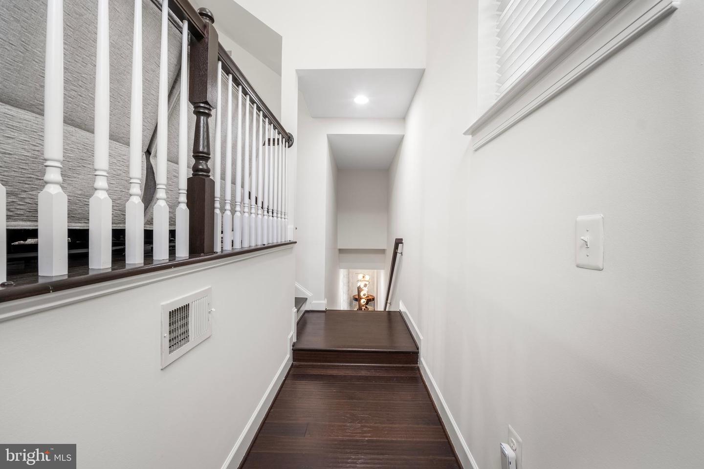 16660 BOLLING BROOK CT, WOODBRIDGE, Virginia 22191, 3 Bedrooms Bedrooms, ,3 BathroomsBathrooms,Residential,For sale,16660 BOLLING BROOK CT,VAPW2102052 MLS # VAPW2102052