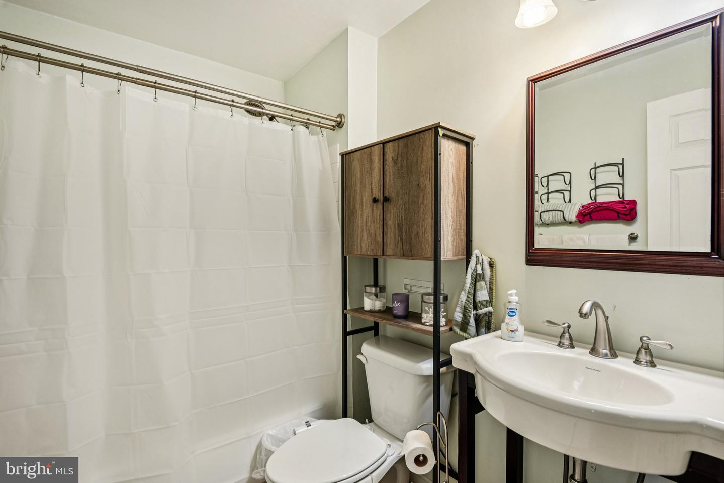 8107 LACY DR #201, MANASSAS, Virginia 20109, 2 Bedrooms Bedrooms, ,2 BathroomsBathrooms,Residential,For sale,8107 LACY DR #201,VAPW2102088 MLS # VAPW2102088