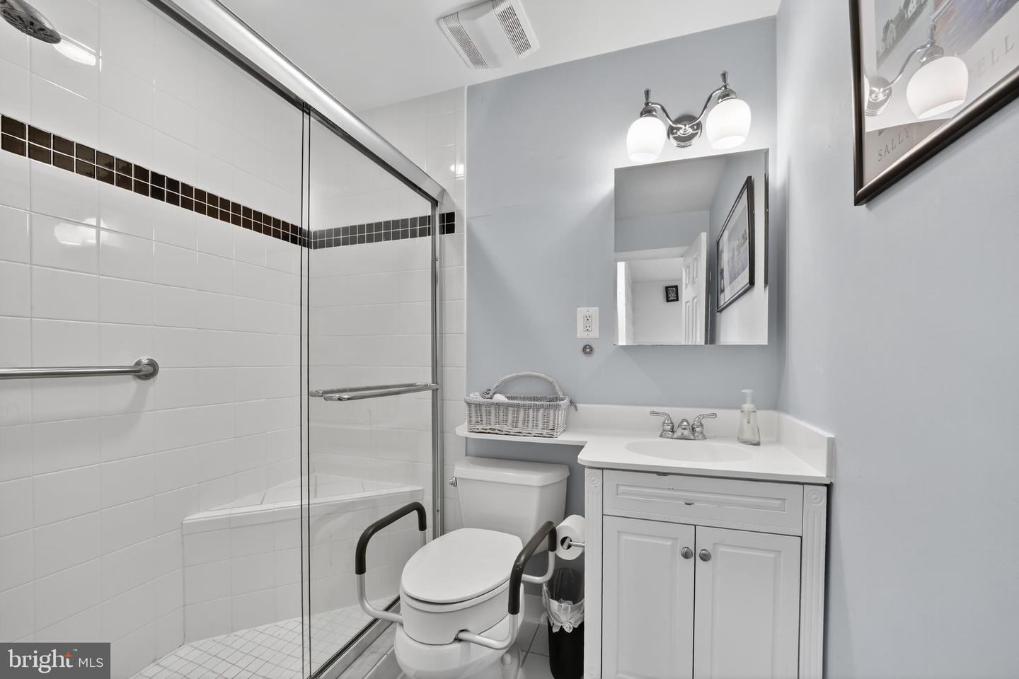 7901 CANDLEWOOD DR, ALEXANDRIA, Virginia 22306, 3 Bedrooms Bedrooms, ,2 BathroomsBathrooms,Residential,For sale,7901 CANDLEWOOD DR,VAFX2262530 MLS # VAFX2262530