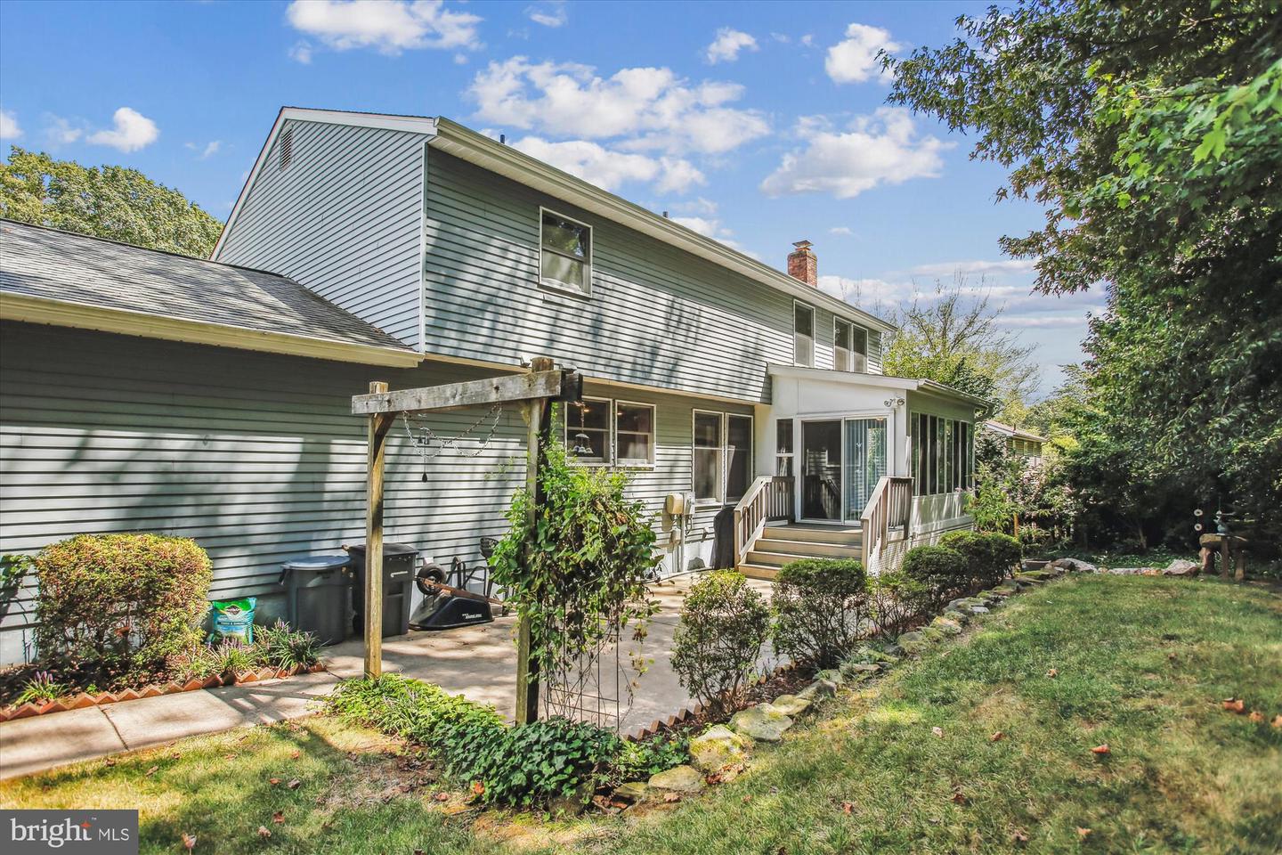 15304 IRIS LN, DUMFRIES, Virginia 22025, 5 Bedrooms Bedrooms, ,2 BathroomsBathrooms,Residential,For sale,15304 IRIS LN,VAPW2102132 MLS # VAPW2102132