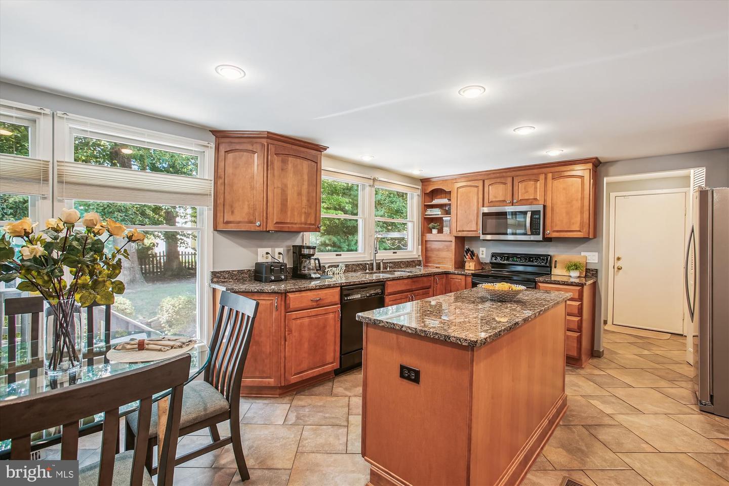 15304 IRIS LN, DUMFRIES, Virginia 22025, 5 Bedrooms Bedrooms, ,2 BathroomsBathrooms,Residential,For sale,15304 IRIS LN,VAPW2102132 MLS # VAPW2102132