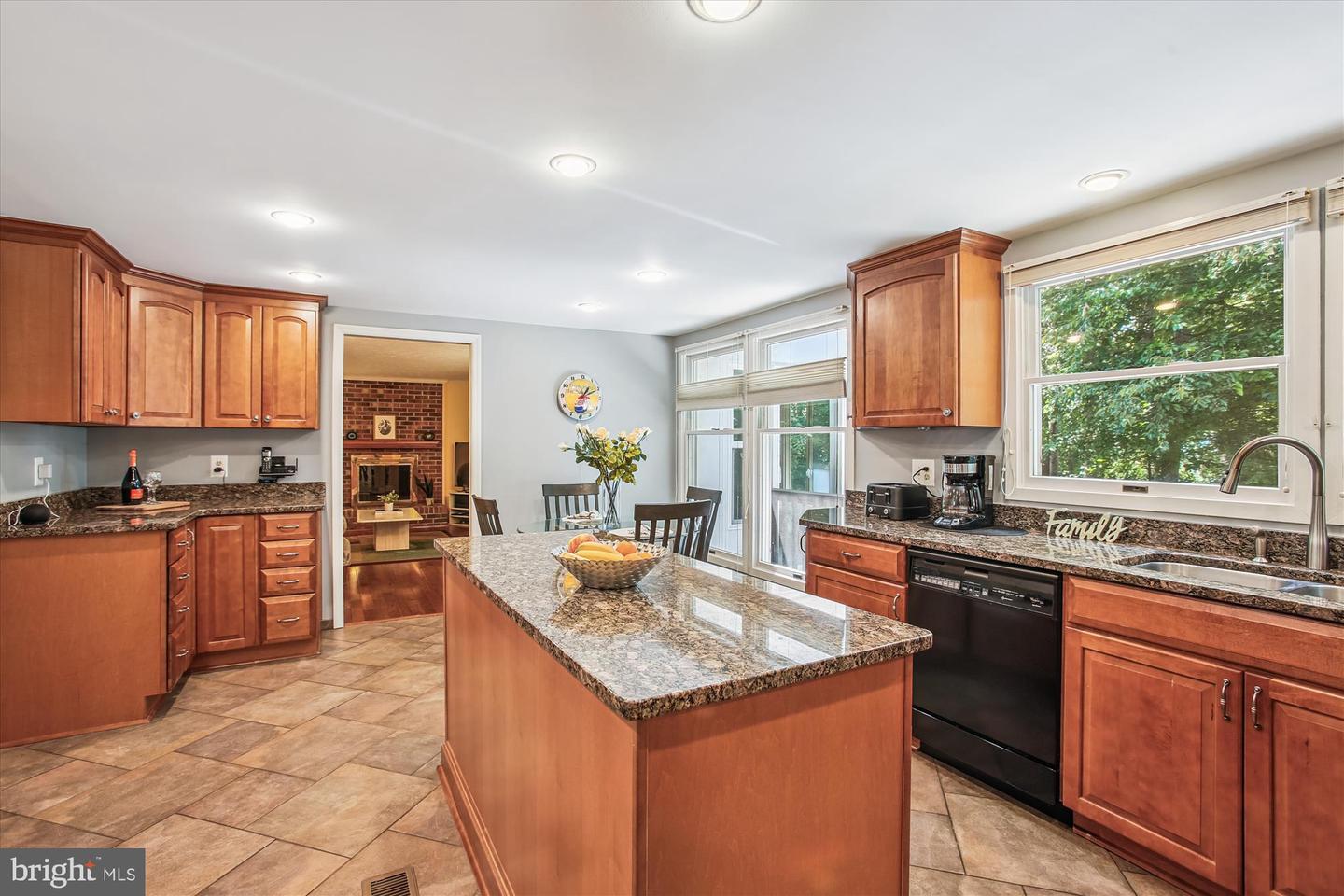 15304 IRIS LN, DUMFRIES, Virginia 22025, 5 Bedrooms Bedrooms, ,2 BathroomsBathrooms,Residential,For sale,15304 IRIS LN,VAPW2102132 MLS # VAPW2102132