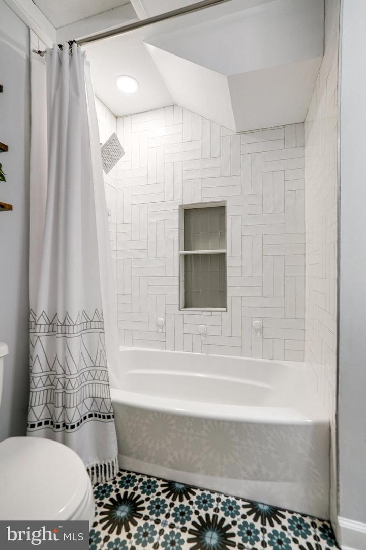 5904 ATTEENTEE RD, SPRINGFIELD, Virginia 22150, 4 Bedrooms Bedrooms, ,3 BathroomsBathrooms,Residential,For sale,5904 ATTEENTEE RD,VAFX2262654 MLS # VAFX2262654