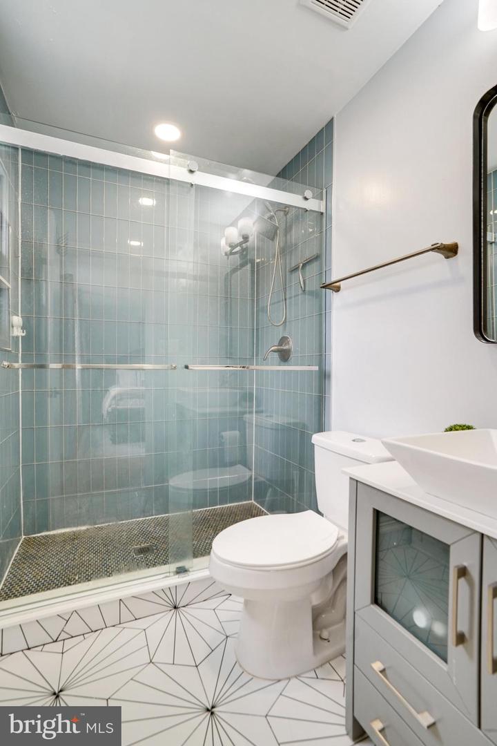 5904 ATTEENTEE RD, SPRINGFIELD, Virginia 22150, 4 Bedrooms Bedrooms, ,3 BathroomsBathrooms,Residential,For sale,5904 ATTEENTEE RD,VAFX2262654 MLS # VAFX2262654