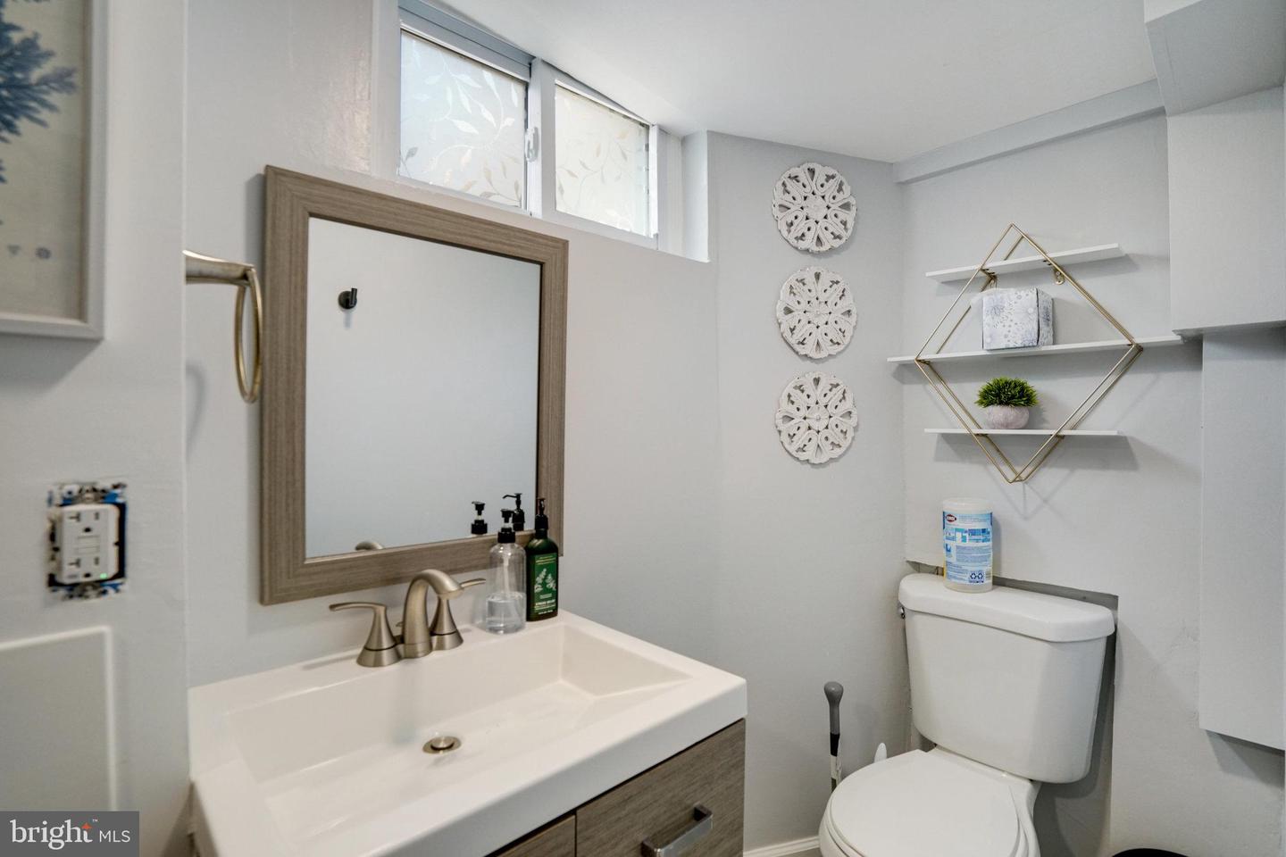 5904 ATTEENTEE RD, SPRINGFIELD, Virginia 22150, 4 Bedrooms Bedrooms, ,3 BathroomsBathrooms,Residential,For sale,5904 ATTEENTEE RD,VAFX2262654 MLS # VAFX2262654