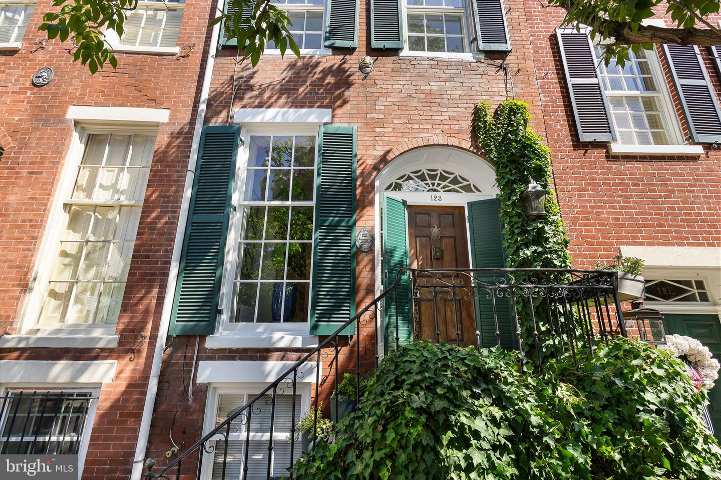 123 DUKE ST, ALEXANDRIA, Virginia 22314, 3 Bedrooms Bedrooms, 12 Rooms Rooms,2 BathroomsBathrooms,Residential,For sale,123 DUKE ST,VAAX2048842 MLS # VAAX2048842
