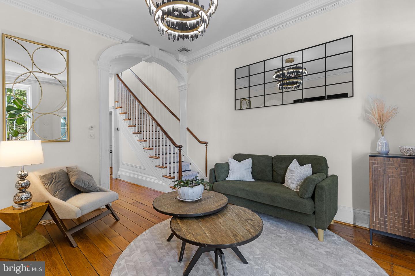 123 DUKE ST, ALEXANDRIA, Virginia 22314, 3 Bedrooms Bedrooms, 12 Rooms Rooms,2 BathroomsBathrooms,Residential,For sale,123 DUKE ST,VAAX2048842 MLS # VAAX2048842