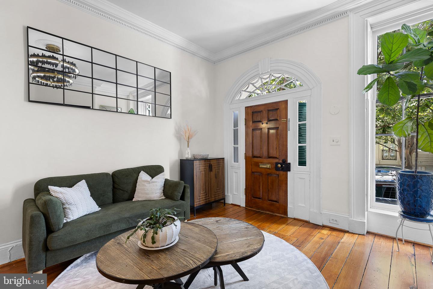 123 DUKE ST, ALEXANDRIA, Virginia 22314, 3 Bedrooms Bedrooms, 12 Rooms Rooms,2 BathroomsBathrooms,Residential,For sale,123 DUKE ST,VAAX2048842 MLS # VAAX2048842