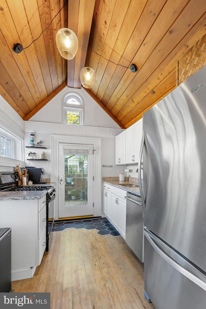 123 DUKE ST, ALEXANDRIA, Virginia 22314, 3 Bedrooms Bedrooms, 12 Rooms Rooms,2 BathroomsBathrooms,Residential,For sale,123 DUKE ST,VAAX2048842 MLS # VAAX2048842