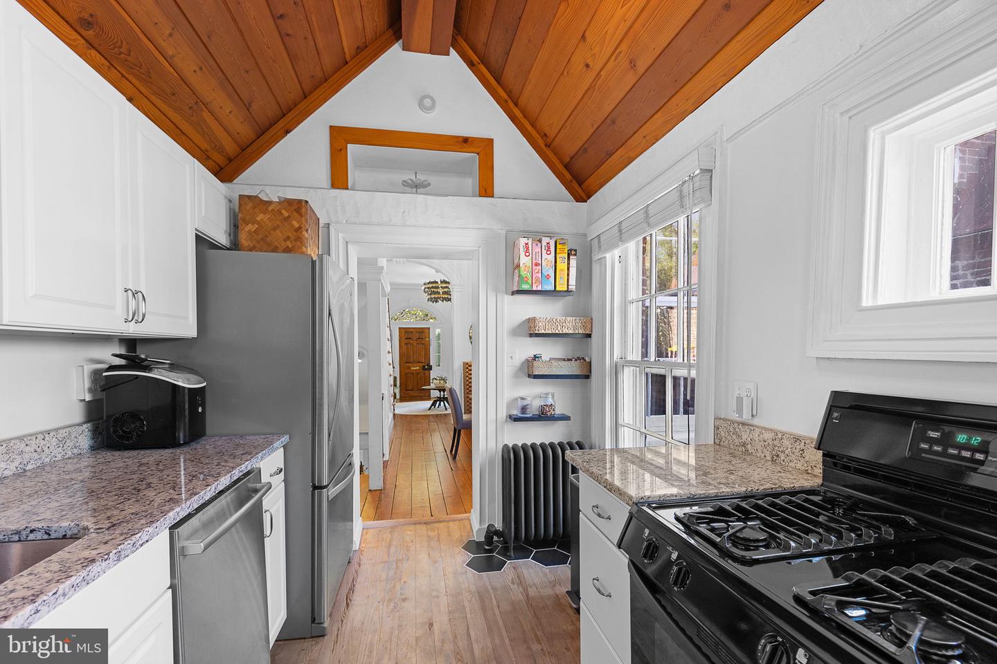 123 DUKE ST, ALEXANDRIA, Virginia 22314, 3 Bedrooms Bedrooms, 12 Rooms Rooms,2 BathroomsBathrooms,Residential,For sale,123 DUKE ST,VAAX2048842 MLS # VAAX2048842