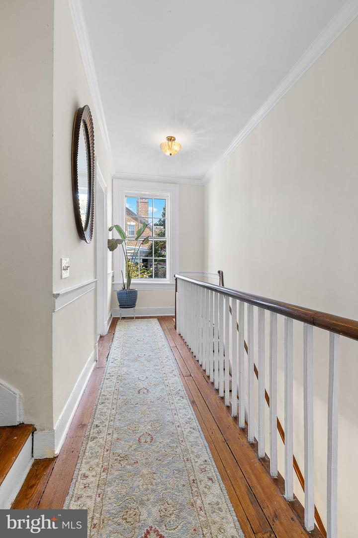 123 DUKE ST, ALEXANDRIA, Virginia 22314, 3 Bedrooms Bedrooms, 12 Rooms Rooms,2 BathroomsBathrooms,Residential,For sale,123 DUKE ST,VAAX2048842 MLS # VAAX2048842