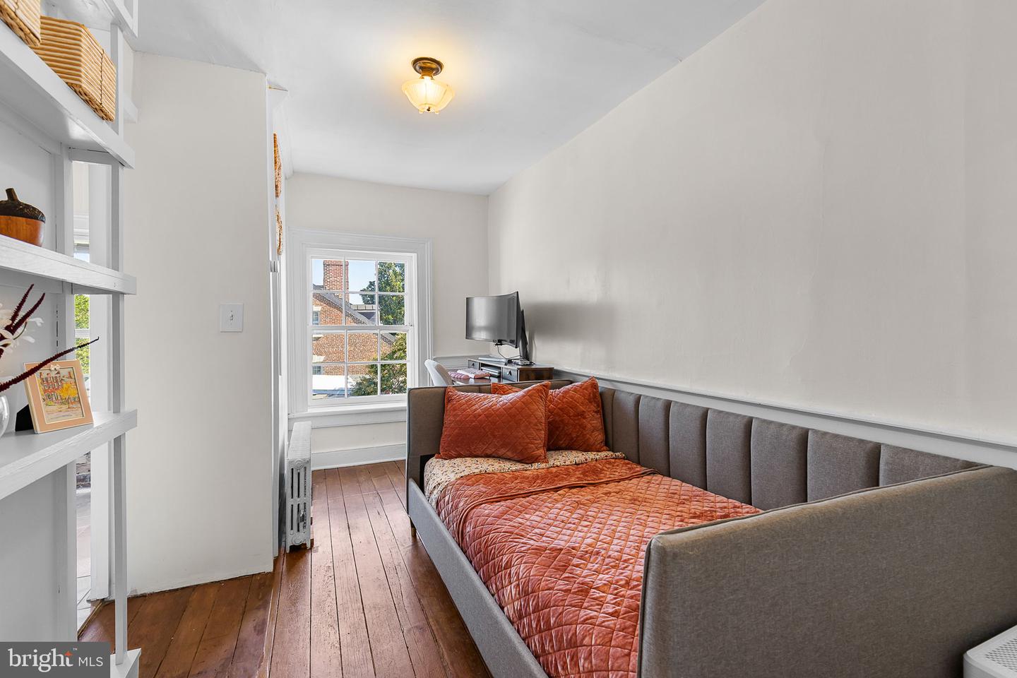 123 DUKE ST, ALEXANDRIA, Virginia 22314, 3 Bedrooms Bedrooms, 12 Rooms Rooms,2 BathroomsBathrooms,Residential,For sale,123 DUKE ST,VAAX2048842 MLS # VAAX2048842