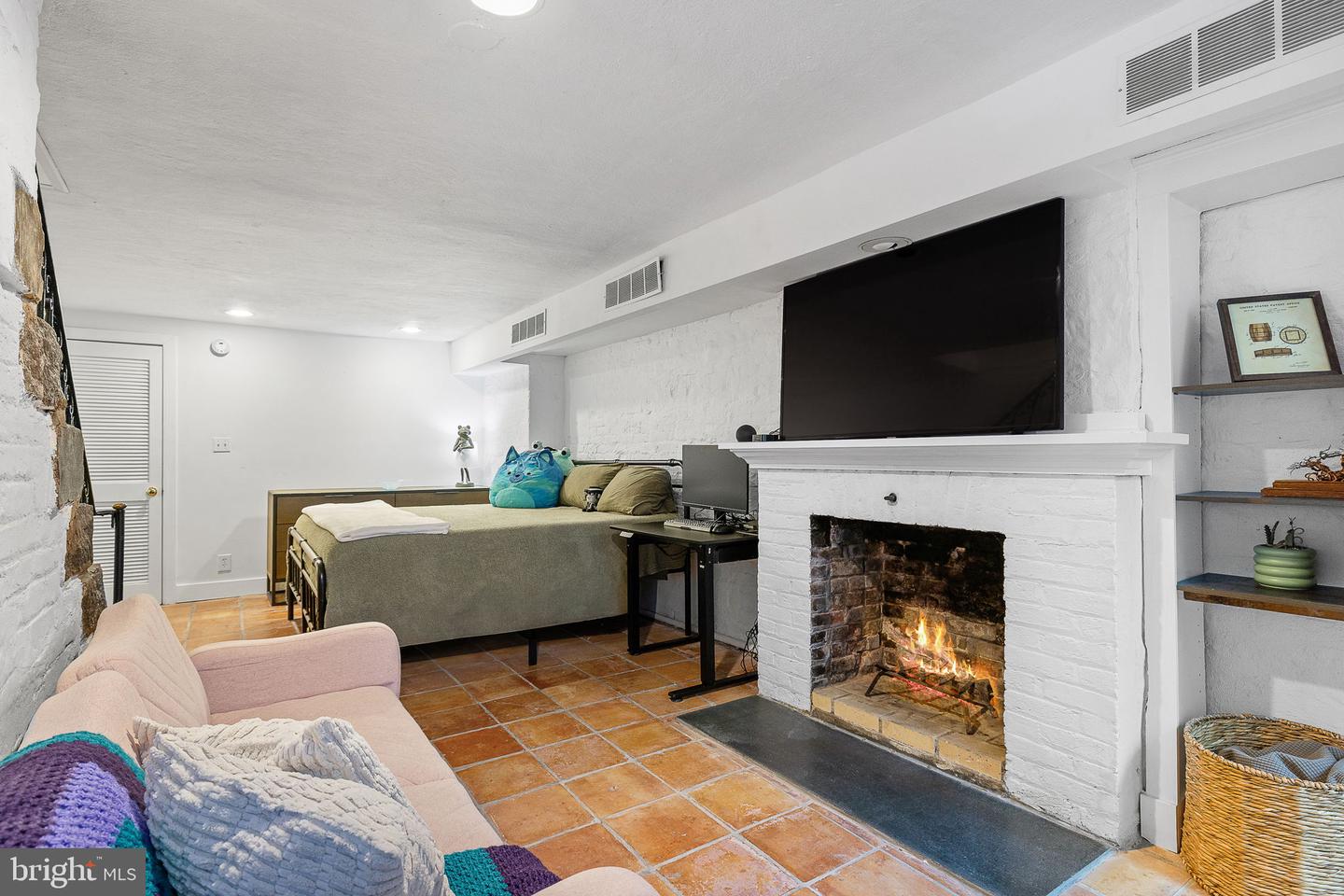 123 DUKE ST, ALEXANDRIA, Virginia 22314, 3 Bedrooms Bedrooms, 12 Rooms Rooms,2 BathroomsBathrooms,Residential,For sale,123 DUKE ST,VAAX2048842 MLS # VAAX2048842