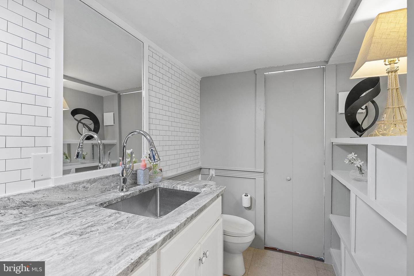123 DUKE ST, ALEXANDRIA, Virginia 22314, 3 Bedrooms Bedrooms, 12 Rooms Rooms,2 BathroomsBathrooms,Residential,For sale,123 DUKE ST,VAAX2048842 MLS # VAAX2048842