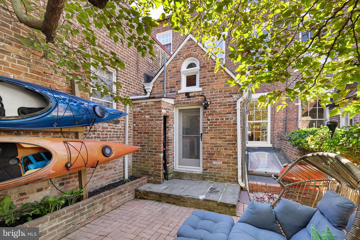 123 DUKE ST, ALEXANDRIA, Virginia 22314, 3 Bedrooms Bedrooms, 12 Rooms Rooms,2 BathroomsBathrooms,Residential,For sale,123 DUKE ST,VAAX2048842 MLS # VAAX2048842