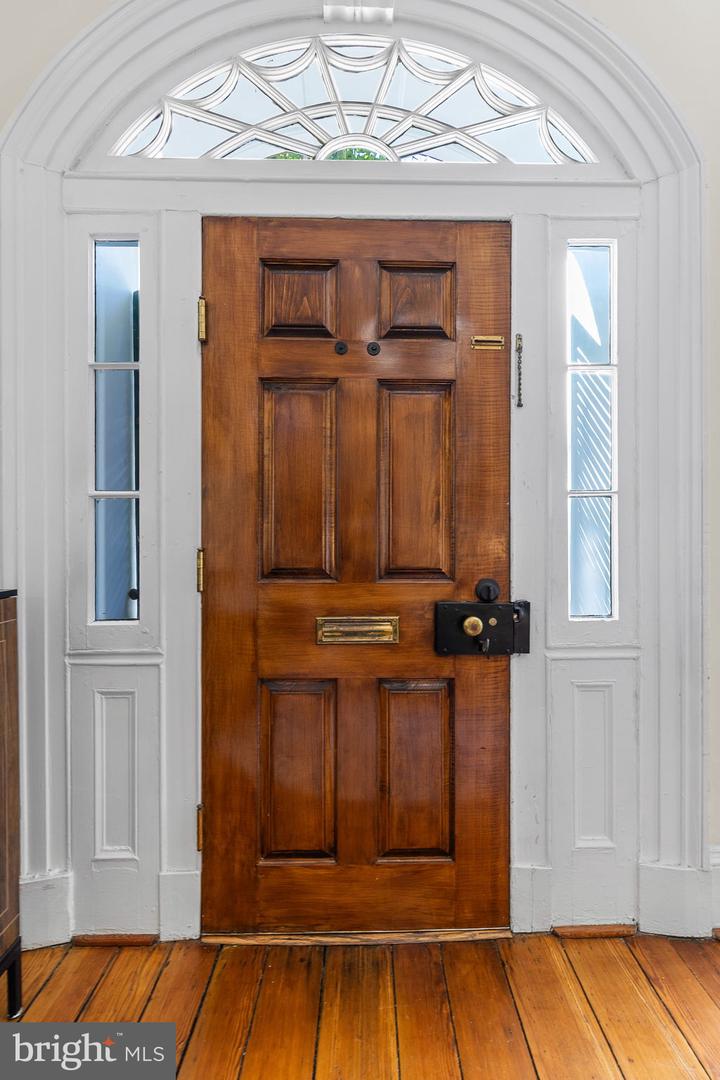 123 DUKE ST, ALEXANDRIA, Virginia 22314, 3 Bedrooms Bedrooms, 12 Rooms Rooms,2 BathroomsBathrooms,Residential,For sale,123 DUKE ST,VAAX2048842 MLS # VAAX2048842