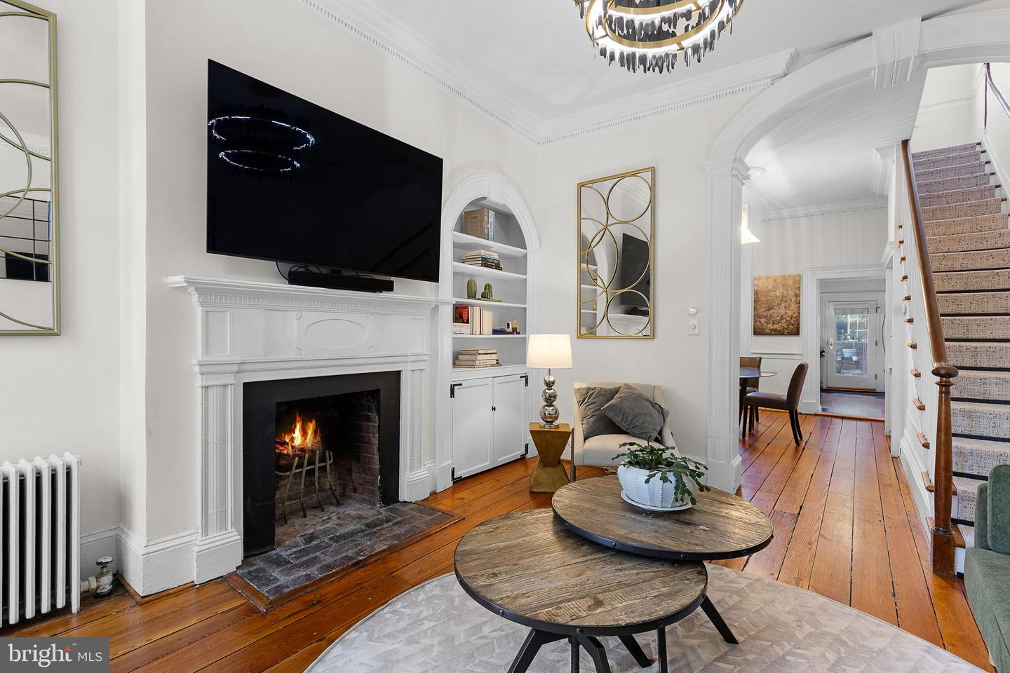 123 DUKE ST, ALEXANDRIA, Virginia 22314, 3 Bedrooms Bedrooms, 12 Rooms Rooms,2 BathroomsBathrooms,Residential,For sale,123 DUKE ST,VAAX2048842 MLS # VAAX2048842