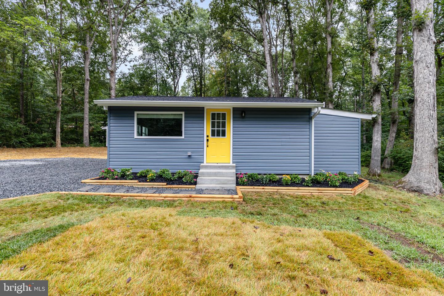 123 HOLLY DR, STAFFORD, Virginia 22556, 4 Rooms Rooms,1 BathroomBathrooms,Residential,For sale,123 HOLLY DR,VAST2042040 MLS # VAST2042040