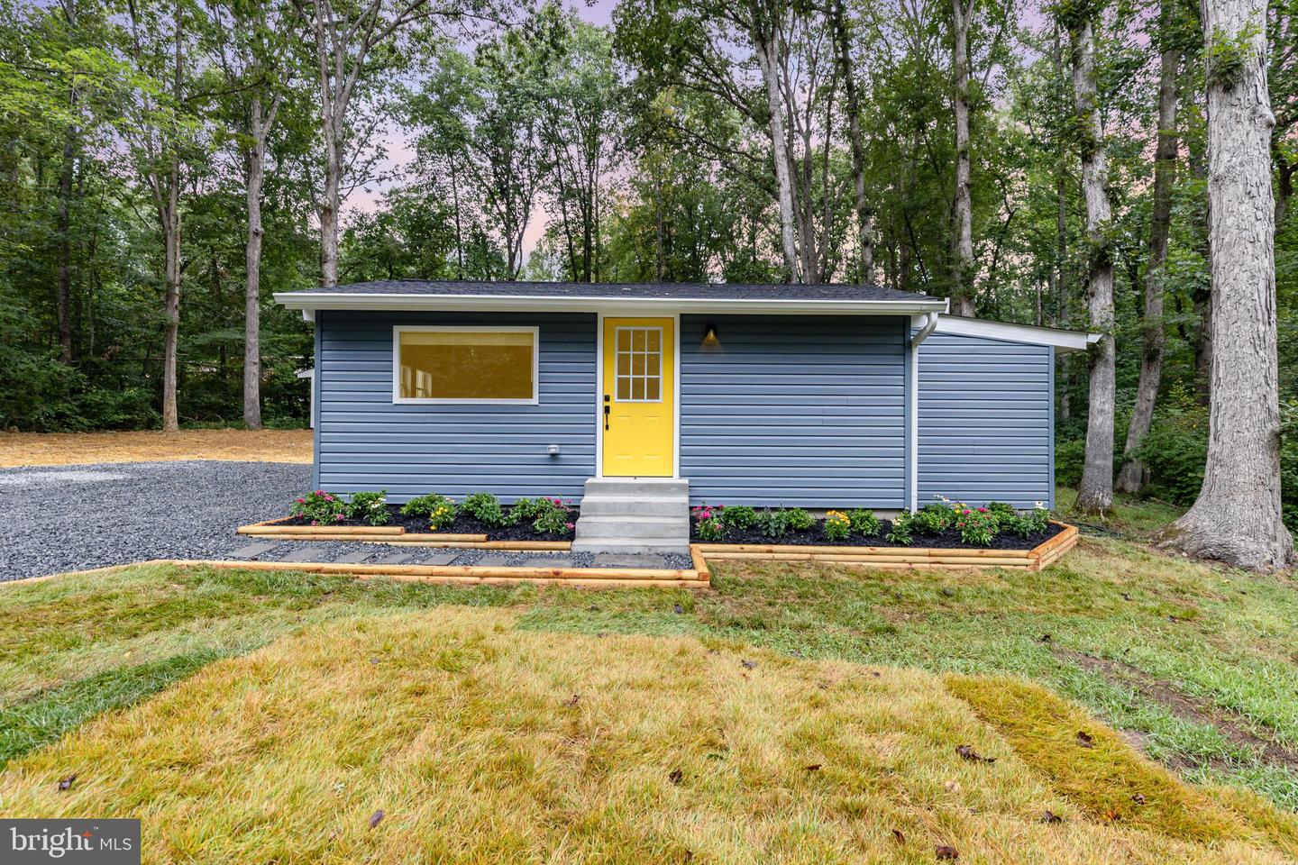 123 HOLLY DR, STAFFORD, Virginia 22556, 4 Rooms Rooms,1 BathroomBathrooms,Residential,For sale,123 HOLLY DR,VAST2042040 MLS # VAST2042040