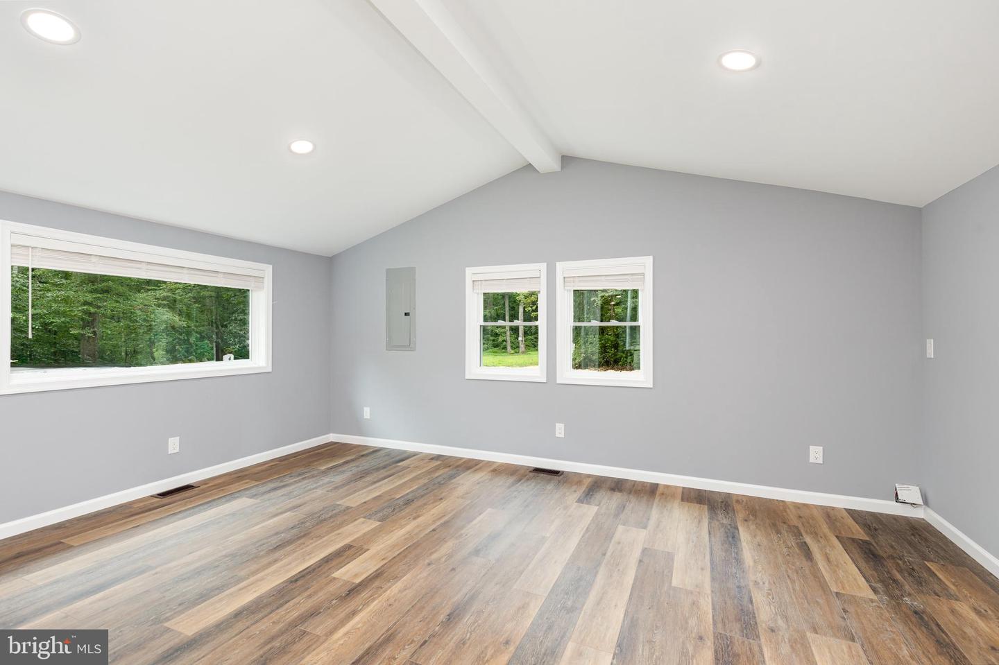 123 HOLLY DR, STAFFORD, Virginia 22556, 4 Rooms Rooms,1 BathroomBathrooms,Residential,For sale,123 HOLLY DR,VAST2042040 MLS # VAST2042040
