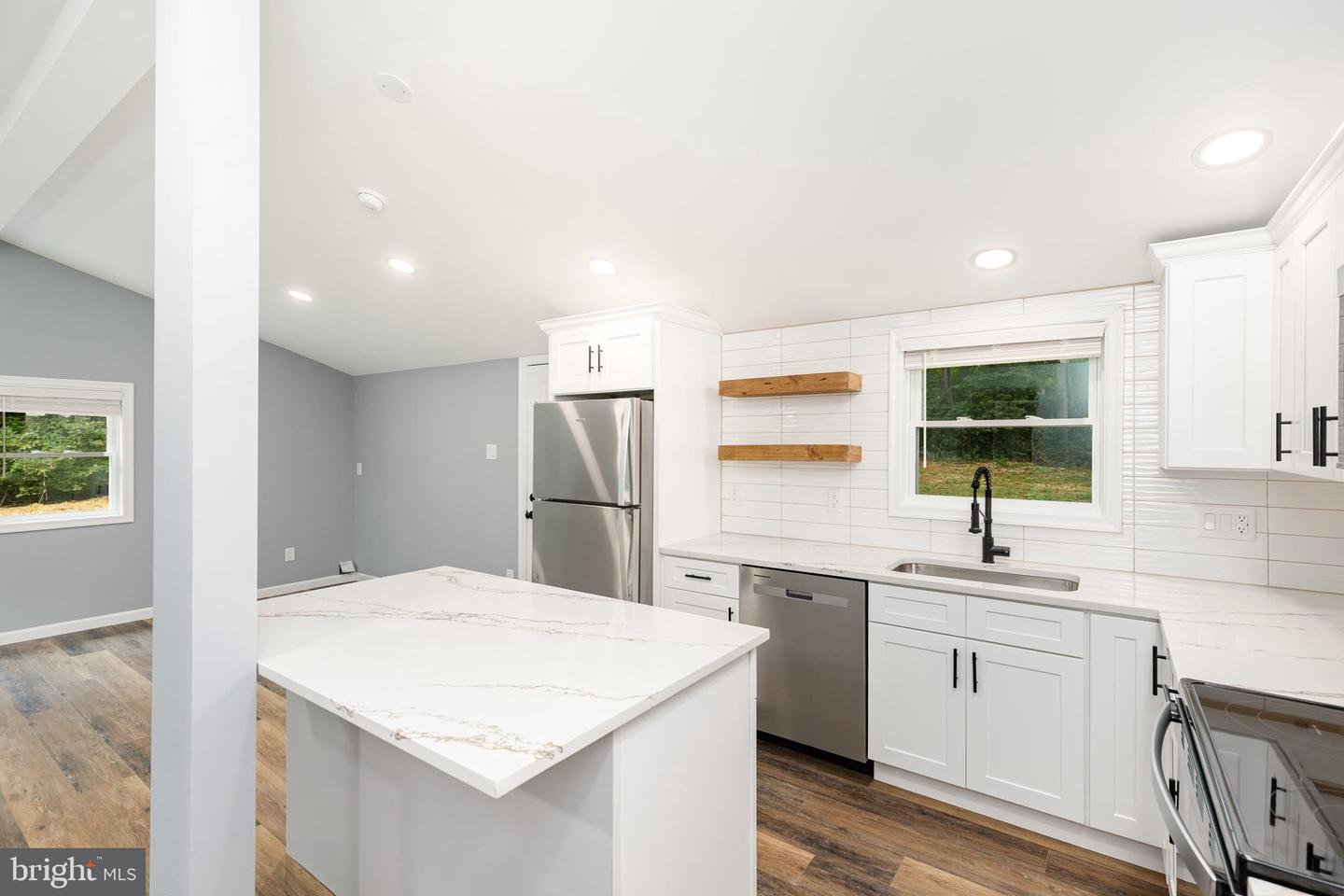 123 HOLLY DR, STAFFORD, Virginia 22556, 4 Rooms Rooms,1 BathroomBathrooms,Residential,For sale,123 HOLLY DR,VAST2042040 MLS # VAST2042040