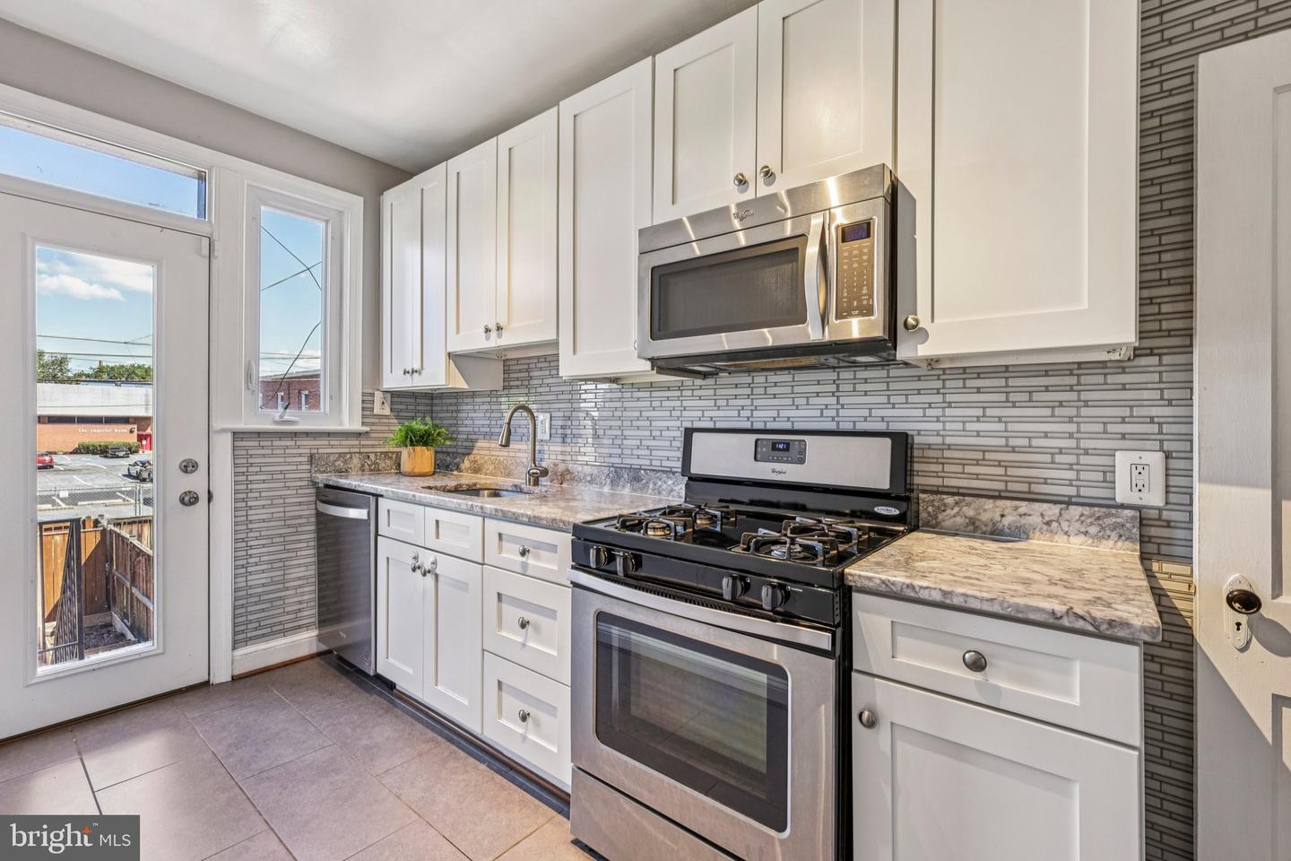 2008 C ST NE, WASHINGTON, District Of Columbia 20002, 3 Bedrooms Bedrooms, ,1 BathroomBathrooms,Residential,For sale,2008 C ST NE,DCDC2216356 MLS # DCDC2216356