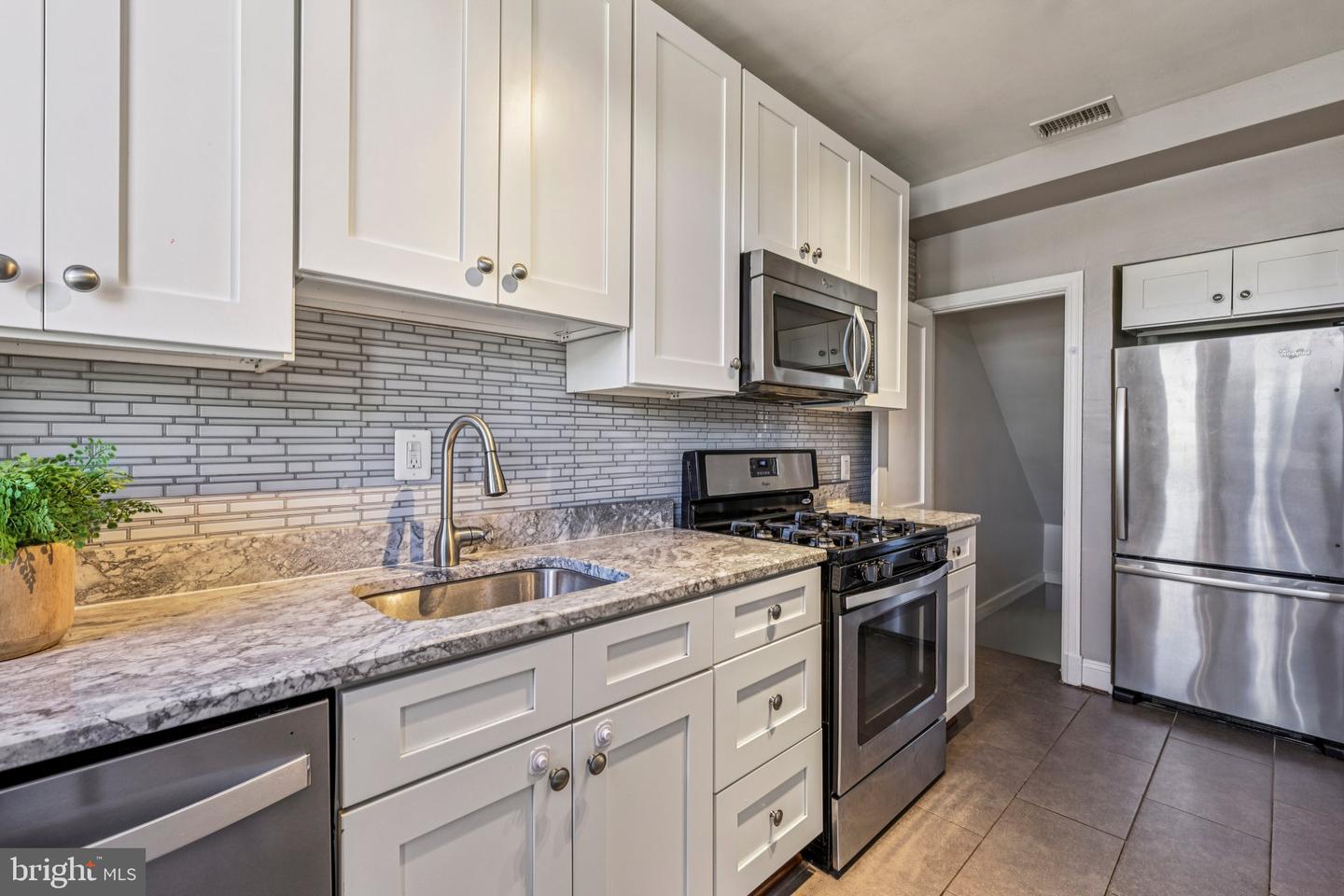2008 C ST NE, WASHINGTON, District Of Columbia 20002, 3 Bedrooms Bedrooms, ,1 BathroomBathrooms,Residential,For sale,2008 C ST NE,DCDC2216356 MLS # DCDC2216356