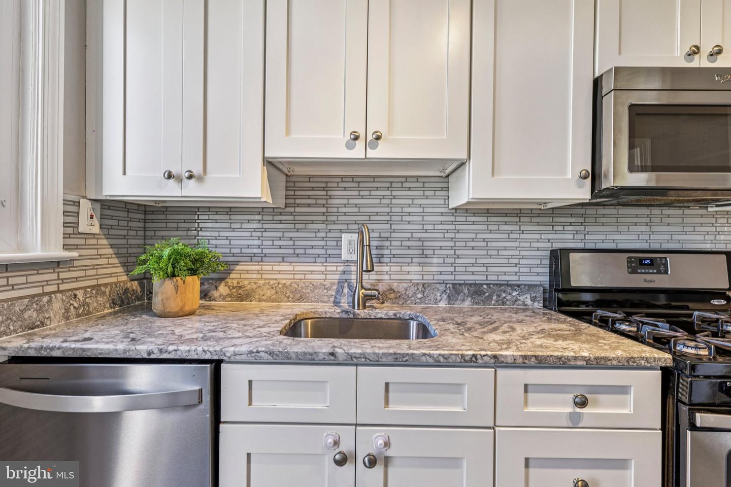 2008 C ST NE, WASHINGTON, District Of Columbia 20002, 3 Bedrooms Bedrooms, ,1 BathroomBathrooms,Residential,For sale,2008 C ST NE,DCDC2216356 MLS # DCDC2216356
