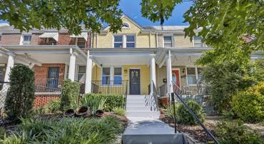 2008 C ST NE, WASHINGTON, District Of Columbia 20002, 3 Bedrooms Bedrooms, ,1 BathroomBathrooms,Residential,For sale,2008 C ST NE,DCDC2216356 MLS # DCDC2216356