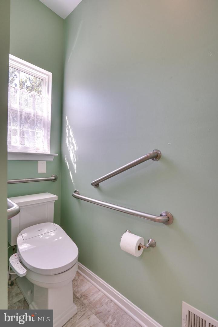 3636 OSBORNE DR, WARRENTON, Virginia 20187, 3 Bedrooms Bedrooms, ,3 BathroomsBathrooms,Residential,For sale,3636 OSBORNE DR,VAFQ2018008 MLS # VAFQ2018008