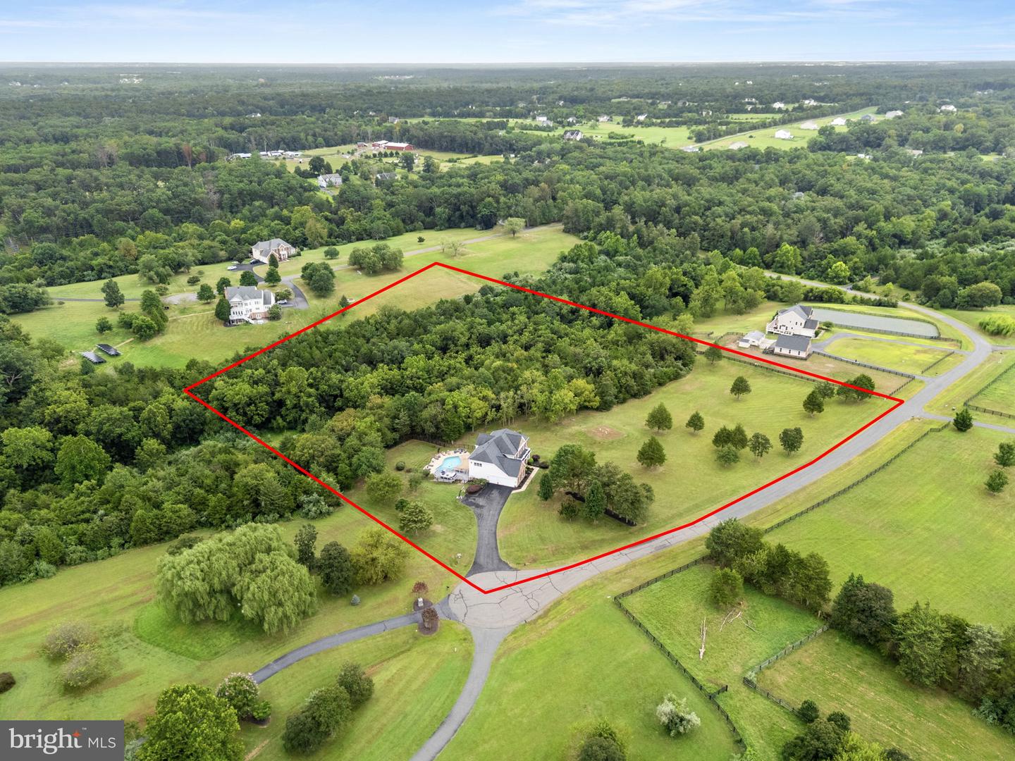 13630 CHESTNUT RIDGE CT, HAYMARKET, Virginia 20169, 5 Bedrooms Bedrooms, ,4 BathroomsBathrooms,Residential,For sale,13630 CHESTNUT RIDGE CT,VAPW2102286 MLS # VAPW2102286