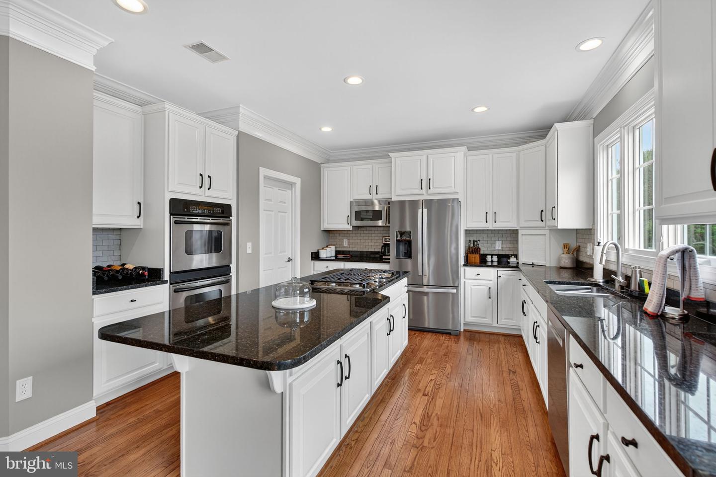 13630 CHESTNUT RIDGE CT, HAYMARKET, Virginia 20169, 5 Bedrooms Bedrooms, ,4 BathroomsBathrooms,Residential,For sale,13630 CHESTNUT RIDGE CT,VAPW2102286 MLS # VAPW2102286