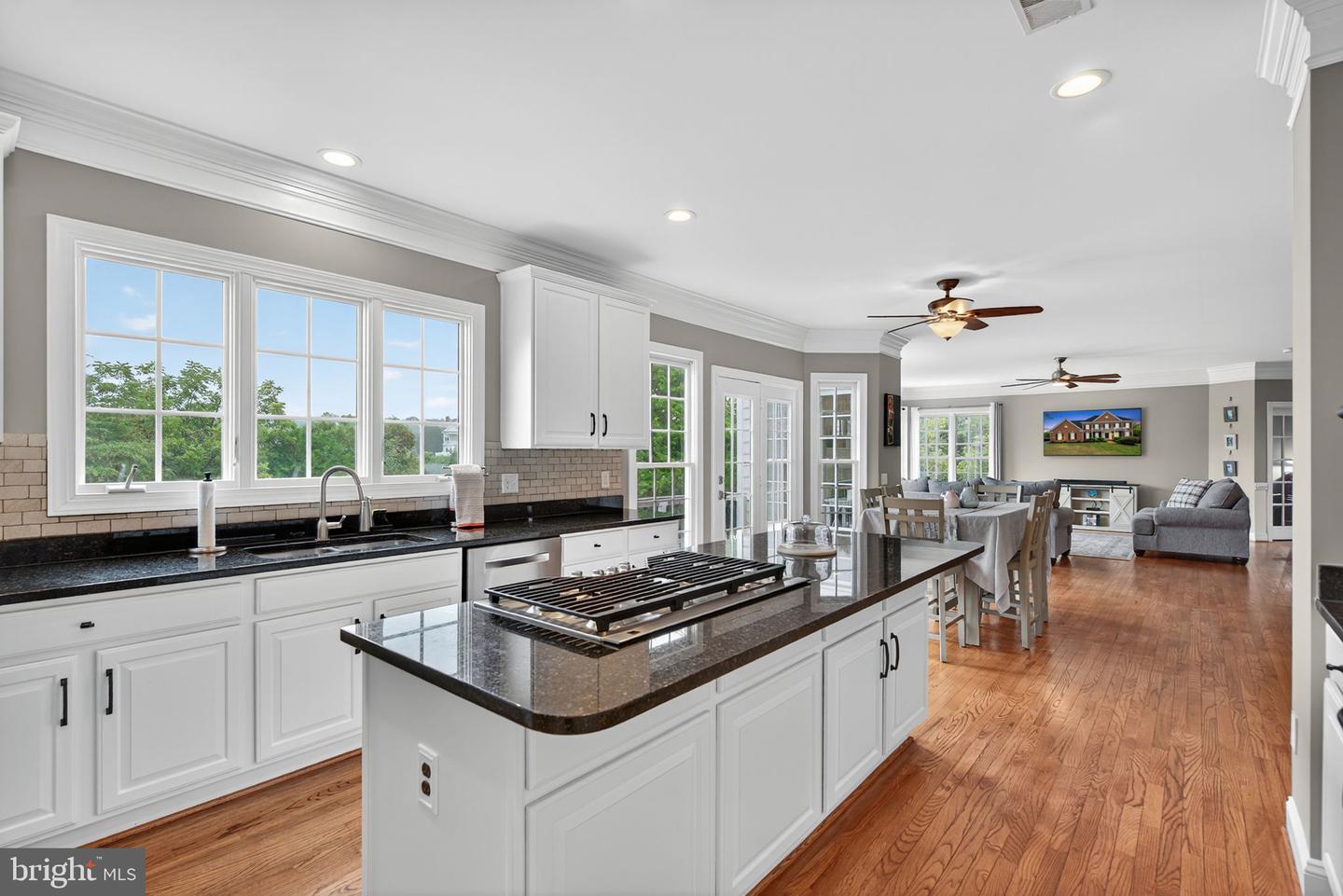 13630 CHESTNUT RIDGE CT, HAYMARKET, Virginia 20169, 5 Bedrooms Bedrooms, ,4 BathroomsBathrooms,Residential,For sale,13630 CHESTNUT RIDGE CT,VAPW2102286 MLS # VAPW2102286