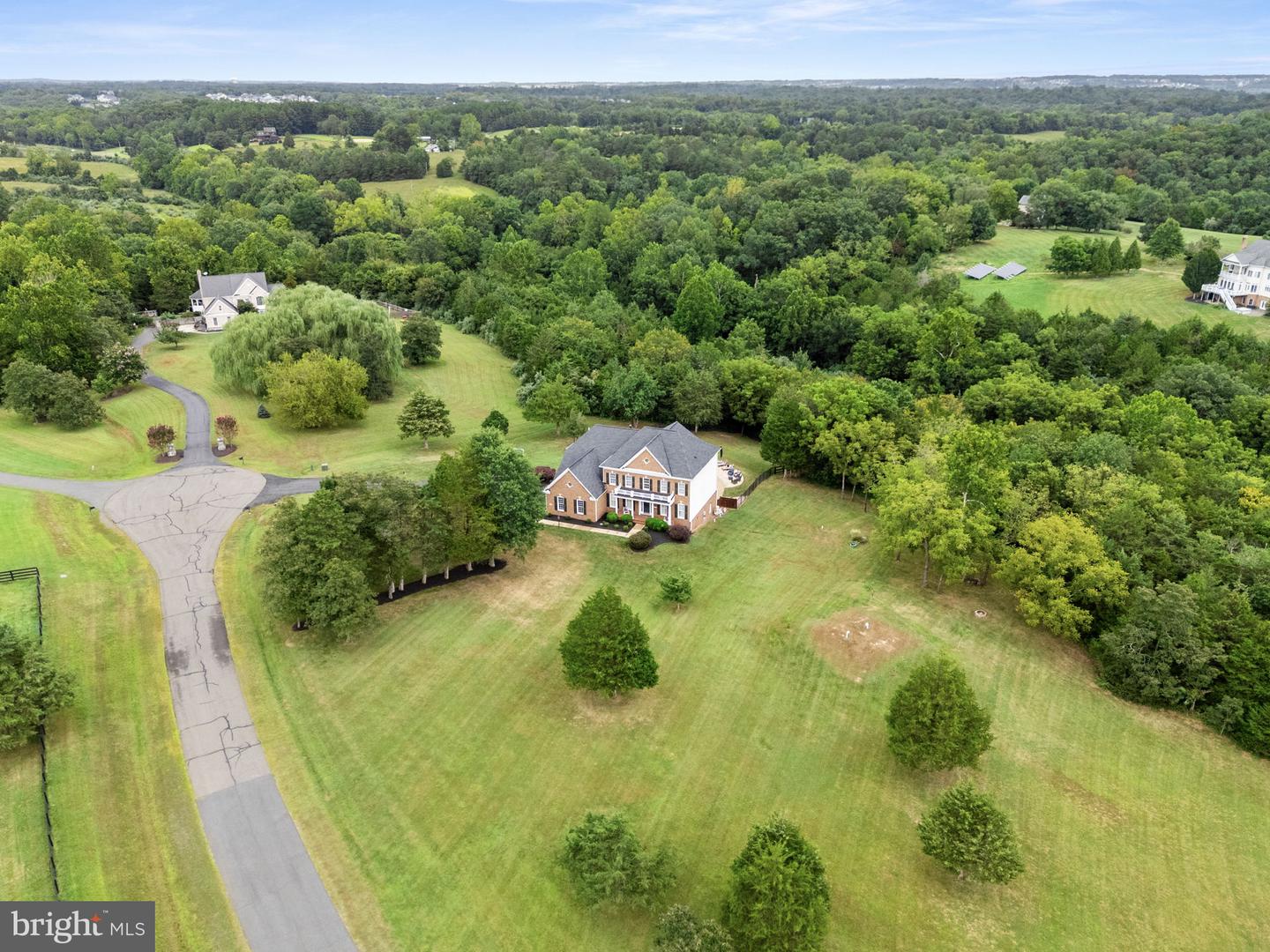 13630 CHESTNUT RIDGE CT, HAYMARKET, Virginia 20169, 5 Bedrooms Bedrooms, ,4 BathroomsBathrooms,Residential,For sale,13630 CHESTNUT RIDGE CT,VAPW2102286 MLS # VAPW2102286