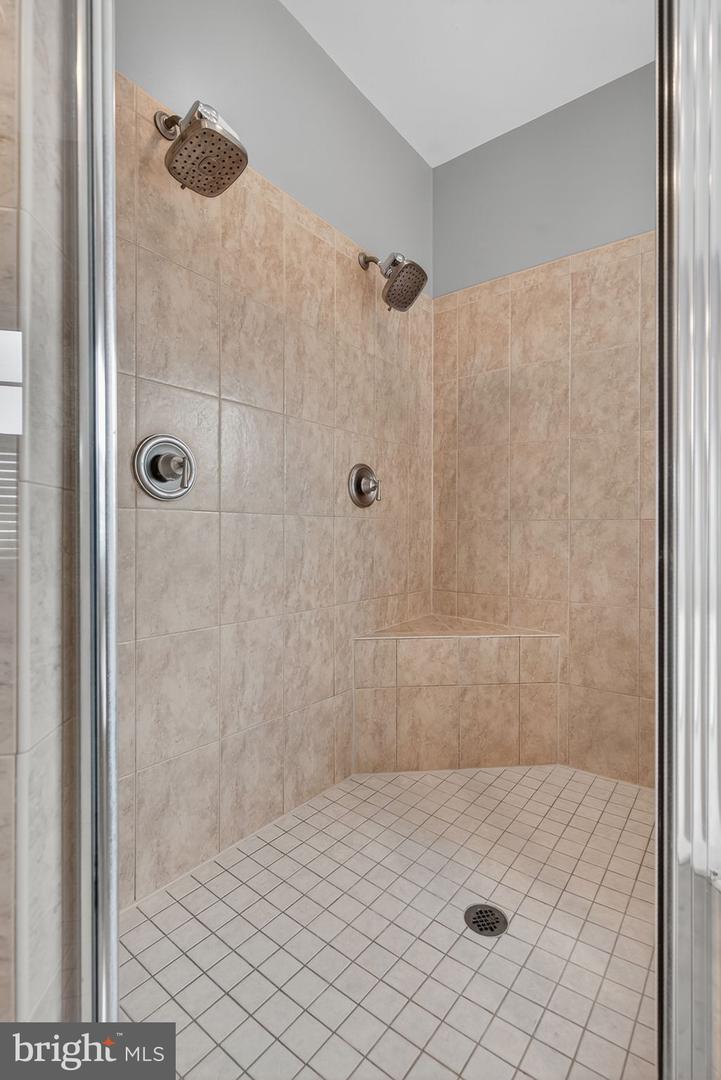 13630 CHESTNUT RIDGE CT, HAYMARKET, Virginia 20169, 5 Bedrooms Bedrooms, ,4 BathroomsBathrooms,Residential,For sale,13630 CHESTNUT RIDGE CT,VAPW2102286 MLS # VAPW2102286