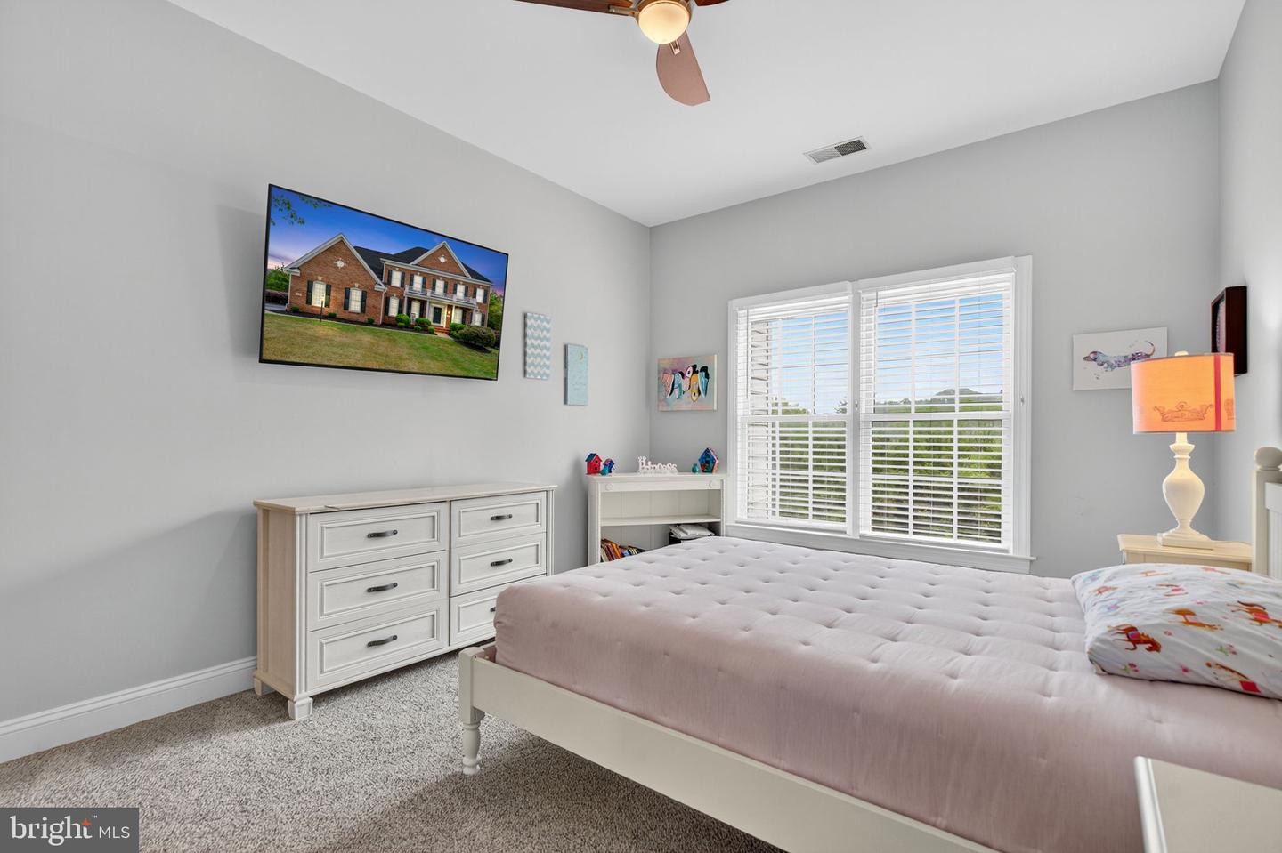 13630 CHESTNUT RIDGE CT, HAYMARKET, Virginia 20169, 5 Bedrooms Bedrooms, ,4 BathroomsBathrooms,Residential,For sale,13630 CHESTNUT RIDGE CT,VAPW2102286 MLS # VAPW2102286