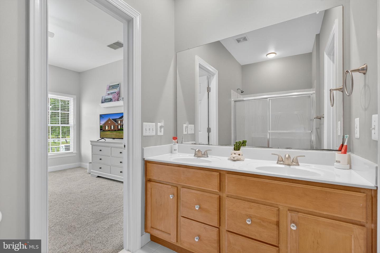 13630 CHESTNUT RIDGE CT, HAYMARKET, Virginia 20169, 5 Bedrooms Bedrooms, ,4 BathroomsBathrooms,Residential,For sale,13630 CHESTNUT RIDGE CT,VAPW2102286 MLS # VAPW2102286